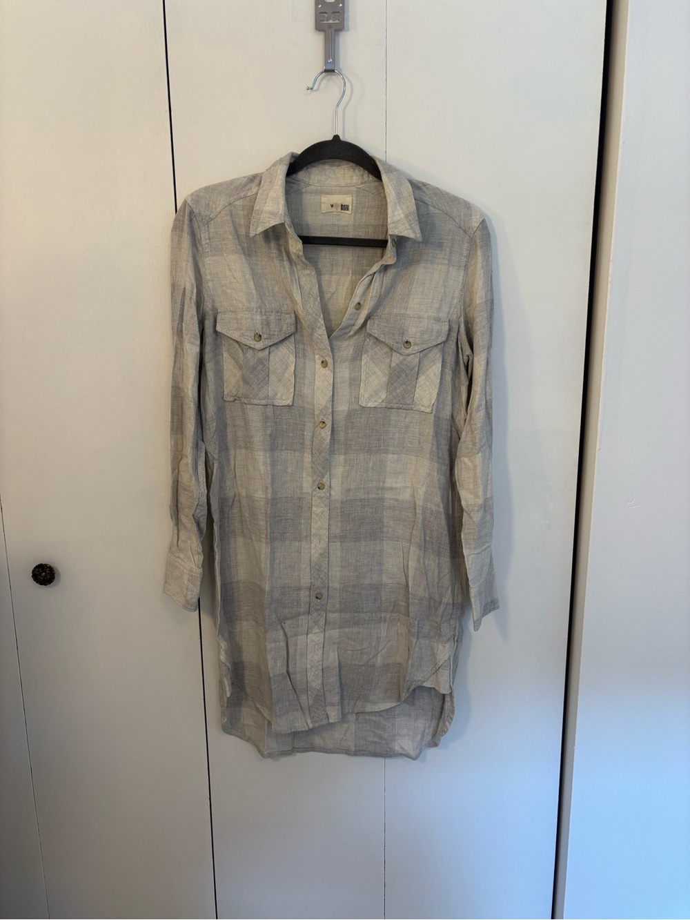 Wilfred Light Gray Plaid Longline Button-Down Shirt